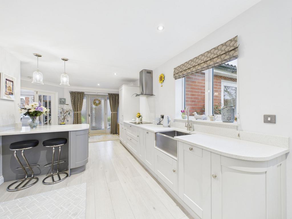 Open plan kitchen/diner