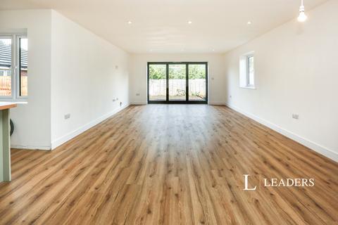 3 bedroom bungalow to rent, Daisy Lane, Locks Heath, Southampton, SO31