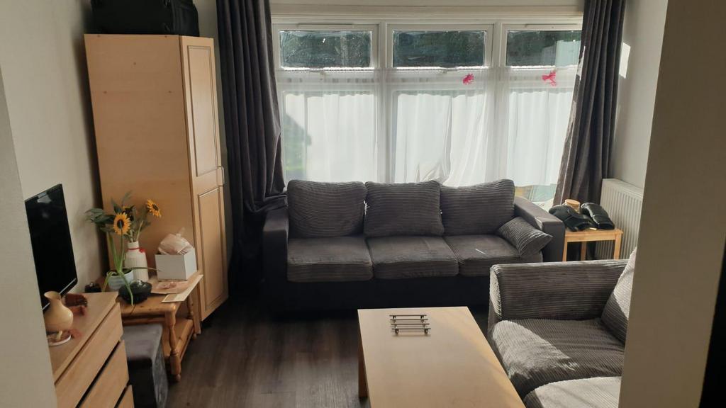 3a Oundle Drive.jpeg