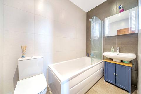 2 bedroom flat to rent, Rotary House, Breakspear Road, Ruislip, HA4