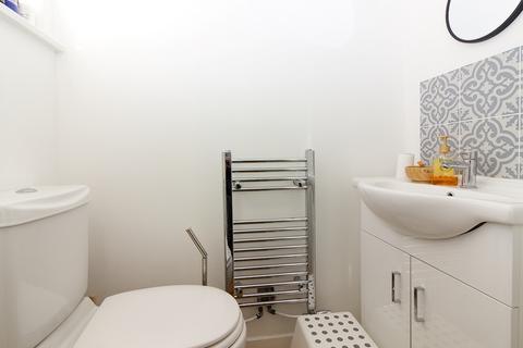 3 bedroom townhouse to rent, TOWCESTER - Spacious 3 bed, 2.5 bath home in courtyard style development
