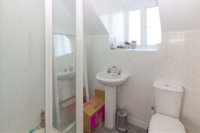 En-suite (pre-refurb