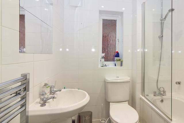 Bathroom (pre-refurb
