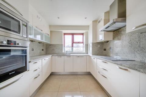 3 bedroom flat to rent, Avenue Road,  London,  NW8