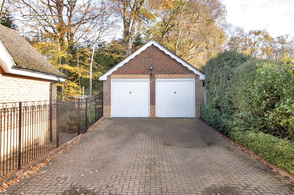 Garage & Driveway