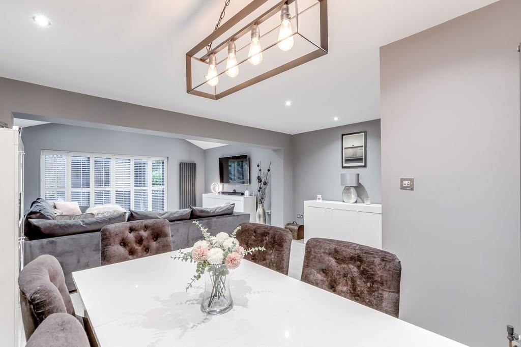 Sitting/Dining Room