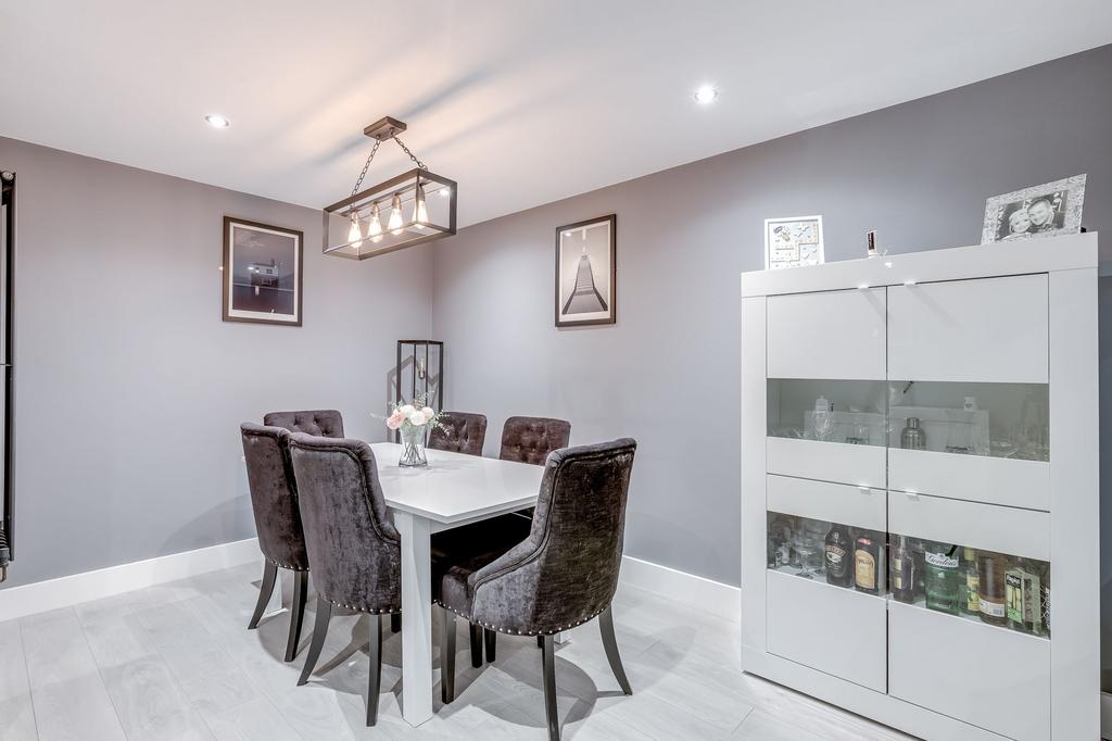 Sitting/Dining Room