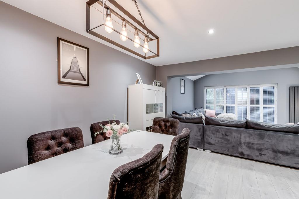 Sitting/Dining Room