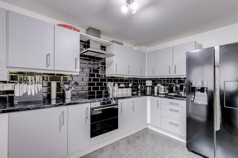 3 bedroom townhouse for sale, Bradley Close, Wigan WN6