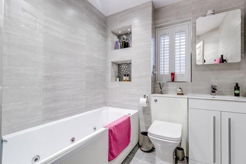 3 bedroom townhouse for sale, Bradley Close, Wigan WN6
