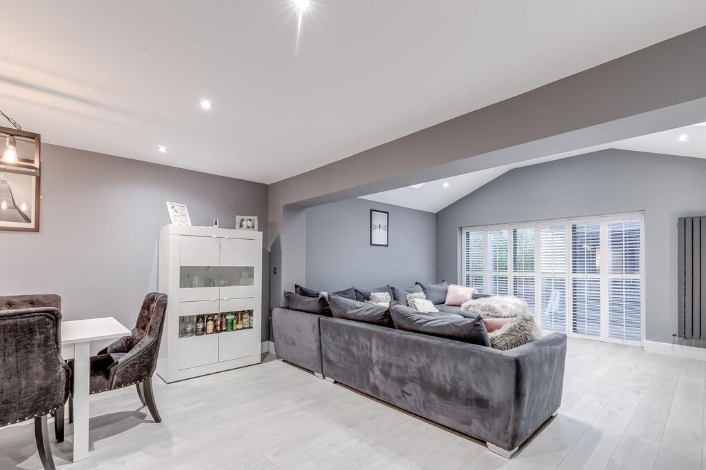 Sitting/Dining Room