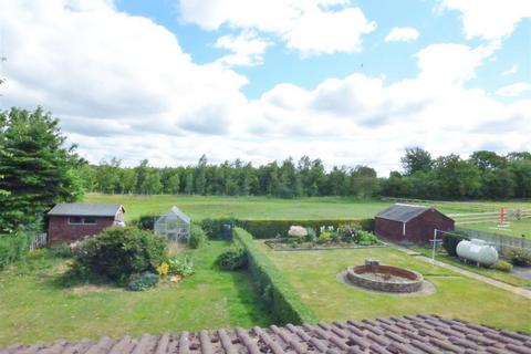 3 bedroom semi-detached bungalow to rent, 2 Stephenwath Lane Bugthorpe