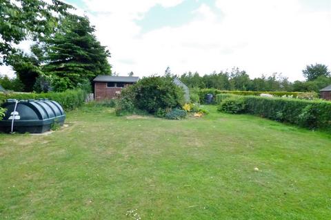 3 bedroom semi-detached bungalow to rent, 2 Stephenwath Lane Bugthorpe