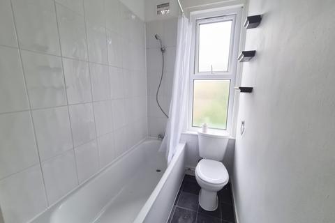 undefined, Wellwood Road, Goodmayes, Essex, IG3 8TZ, UK