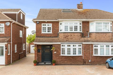 4 bedroom semi-detached house for sale, Woodbrook Gardens, Waltham Abbey EN9