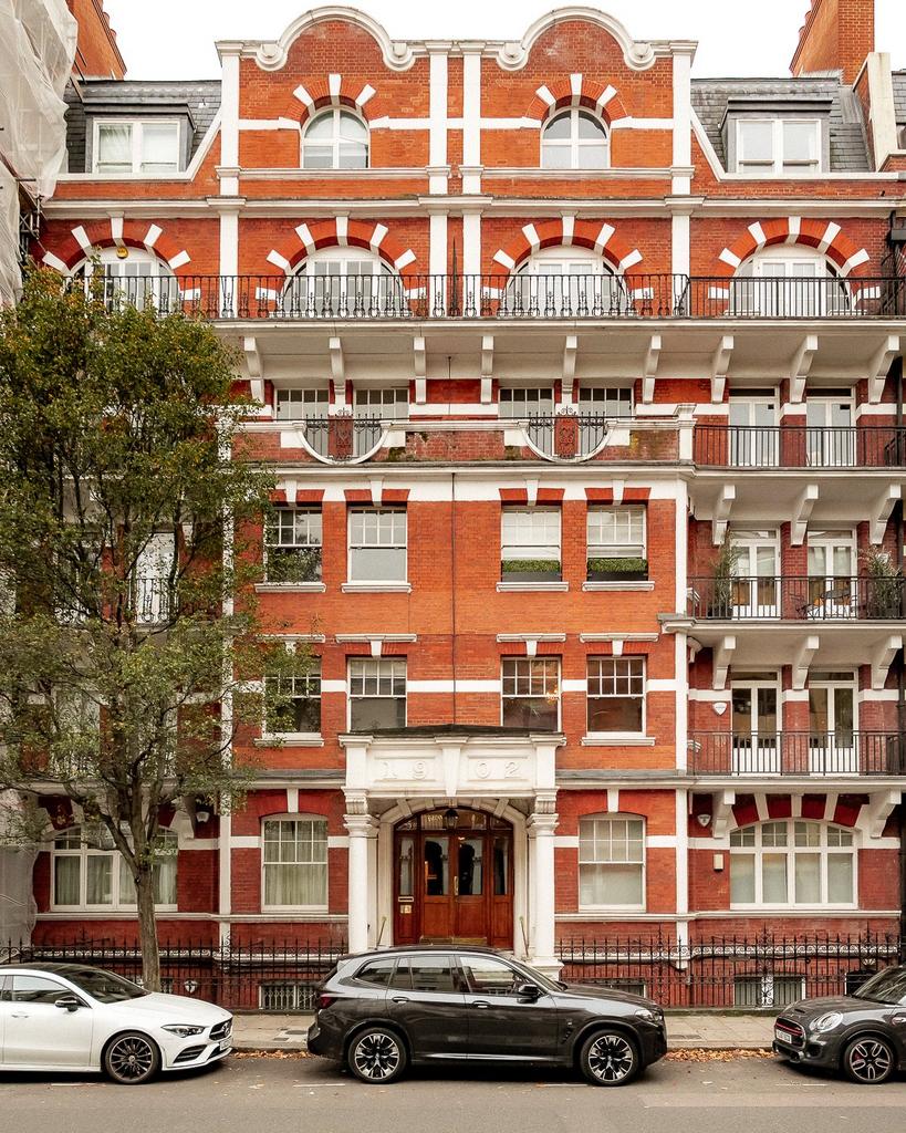 Drayton Court