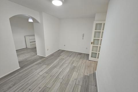 Studio to rent, Brewery Close, Wembley HA0