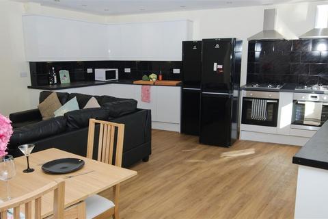 4 bedroom flat to rent, Cemetery Road, Sheffield S11