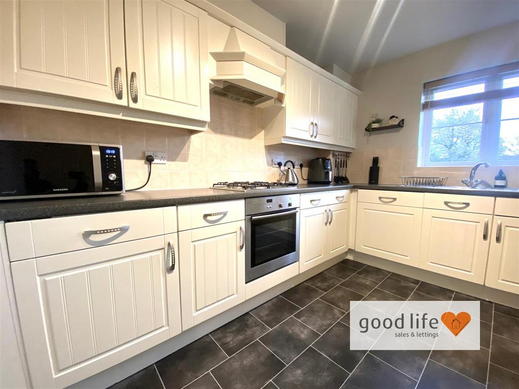20251125 151953541 i OS39aaylesfordmews.jpg