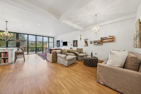 4 bedroom semi-detached house to rent, Staverton Road, London, NW2