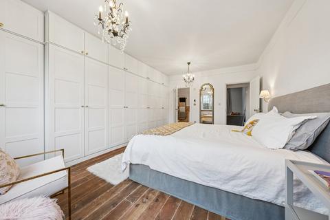 4 bedroom semi-detached house to rent, Staverton Road, London, NW2