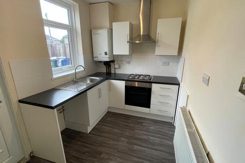 3 bedroom semi-detached house to rent, Birchington Avenue, Middlesbrough TS6
