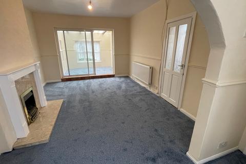 3 bedroom semi-detached house to rent, Birchington Avenue, Middlesbrough TS6