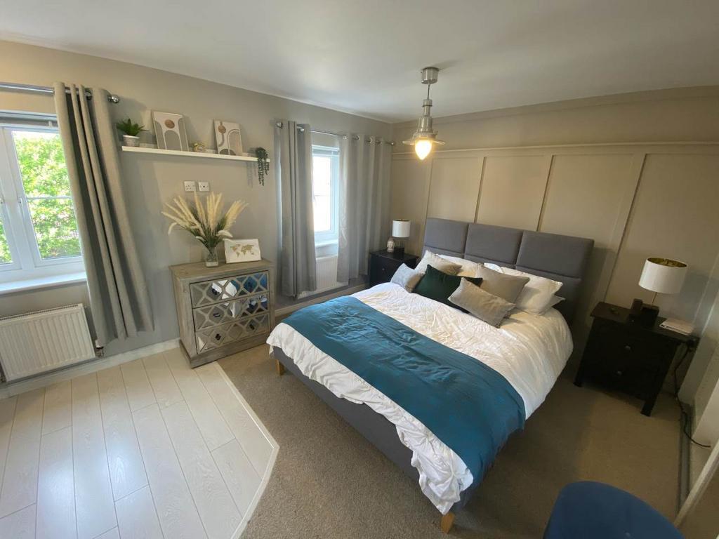 Master bedroom 1