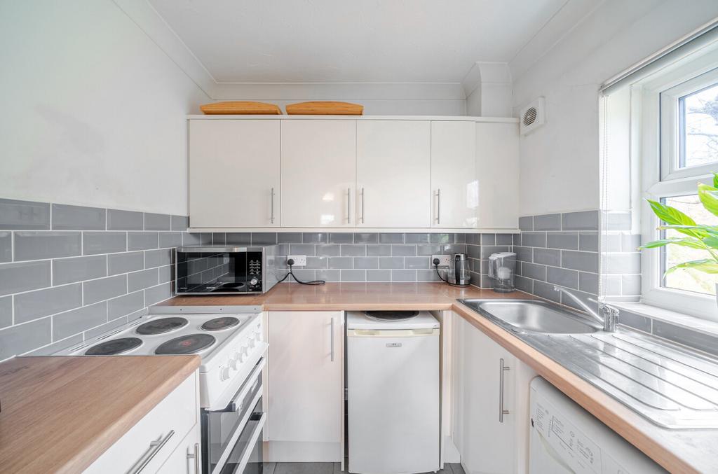 1385669-7-692d78c...