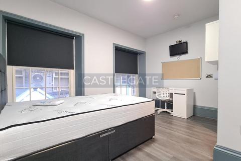 1 bedroom in a flat share to rent, Merchants Hall, St George Square, Huddersfield, HD1 1JF