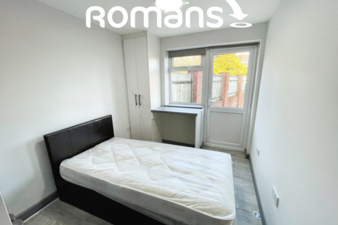 1 bedroom in a house share to rent, Ringwood Road, Tilehurst, Reading, RG30