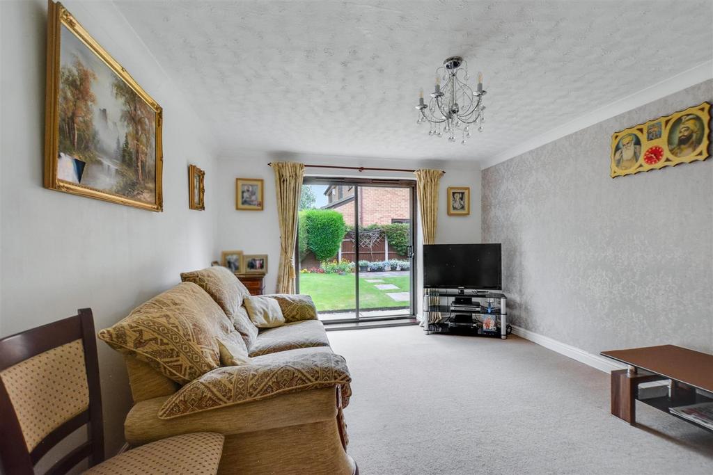 Sitting Room 1.jpeg