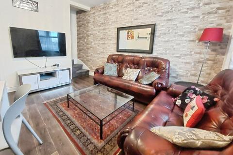 4 bedroom end of terrace house to rent, Worthing Street, Manchester, Greater Manchester, M14