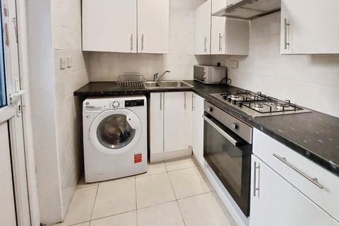 4 bedroom end of terrace house to rent, Worthing Street, Manchester, Greater Manchester, M14