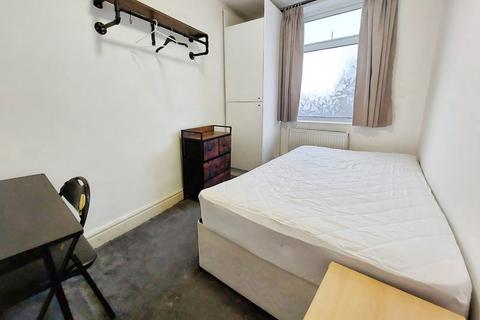 4 bedroom end of terrace house to rent, Worthing Street, Manchester, Greater Manchester, M14
