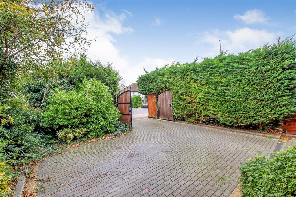 Driveway.jpg