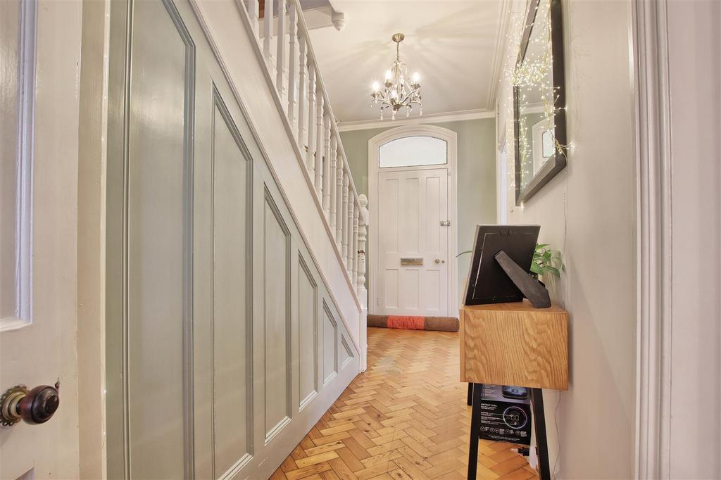 Hallway (1).jpg