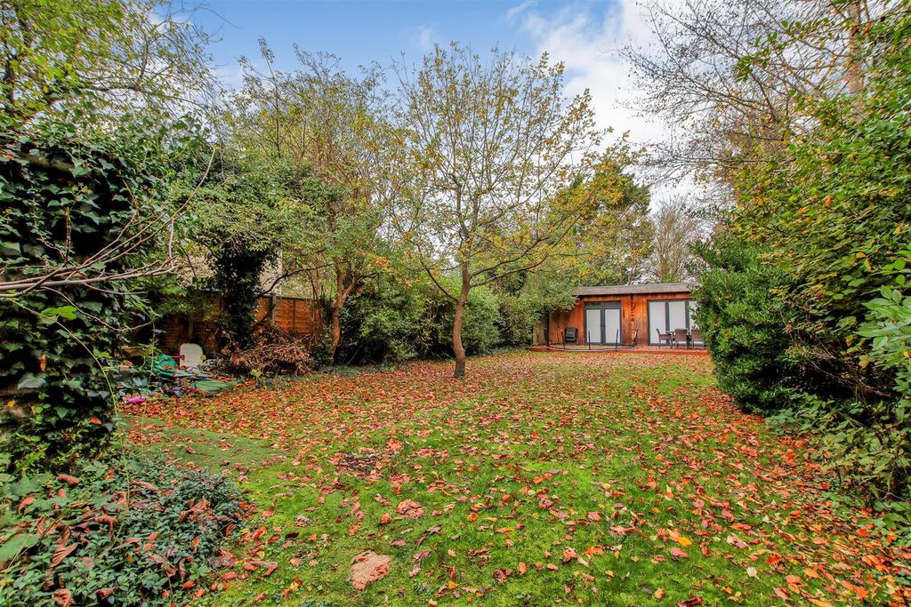 Garden showing studio.jpg