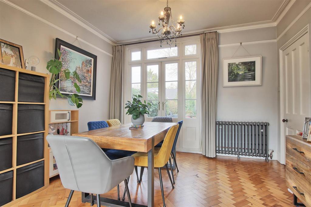 Dining Room (2).jpg