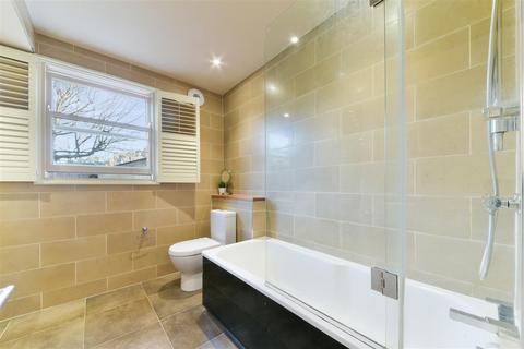 undefined, Dorncliffe Road, Fulham, SW6