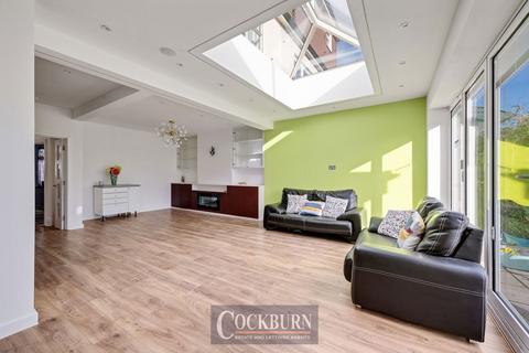 4 bedroom semi-detached house to rent, Leysdown Road, Mottingham, SE9