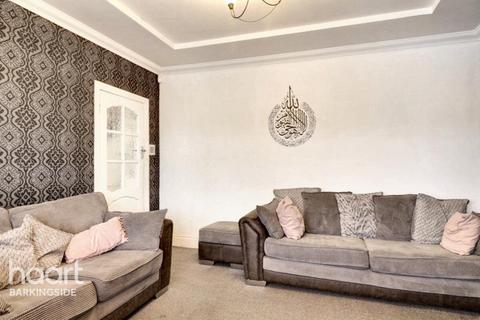 3 bedroom terraced house for sale, Eastern Avenue, Newbury Park