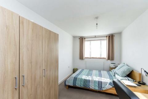2 bedroom house to rent, Smith Street, Surbiton KT5
