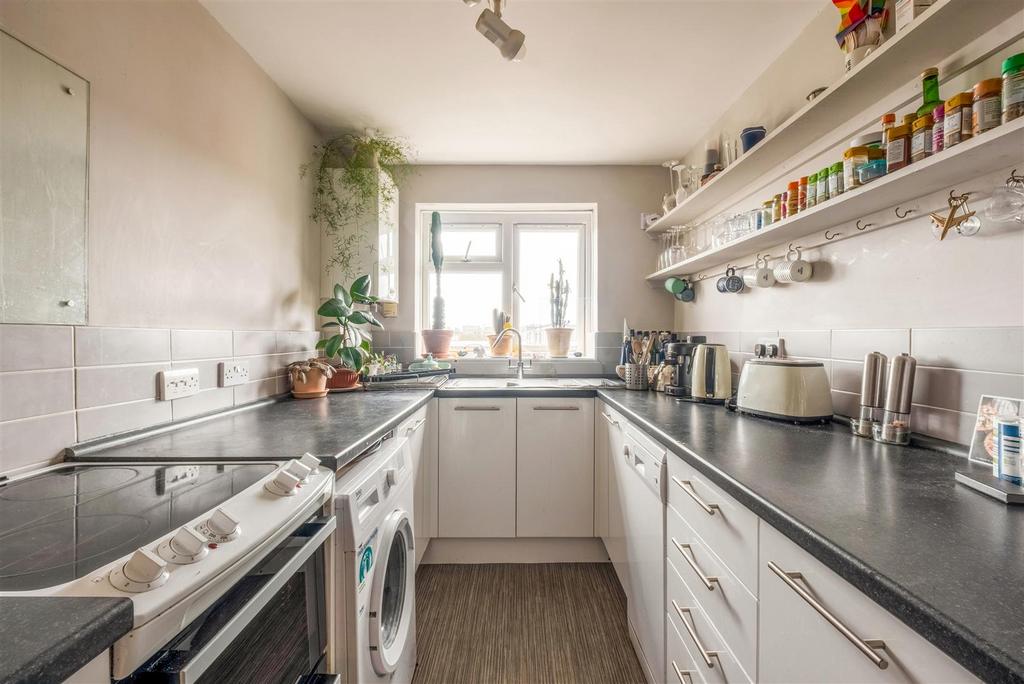 Flat 27, Palmeira House -2.jpg