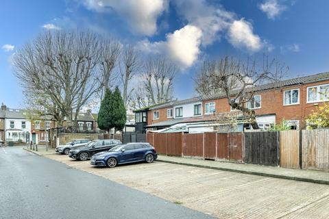 undefined, Whitehead Close, Wandsworth, London, SW18 3BT