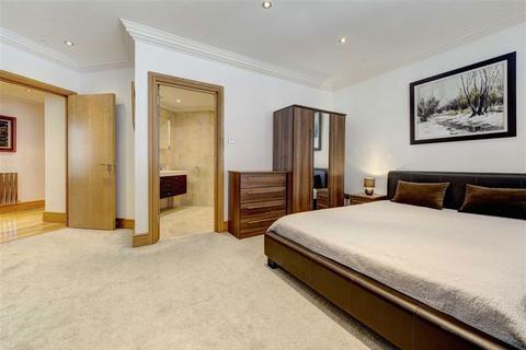 2 bedroom flat to rent, The Quadrangle, London SW10