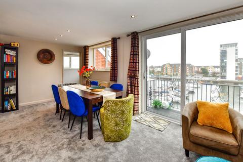 4 bedroom penthouse to rent, Penryce Court, Maritime Quarter, Swansea