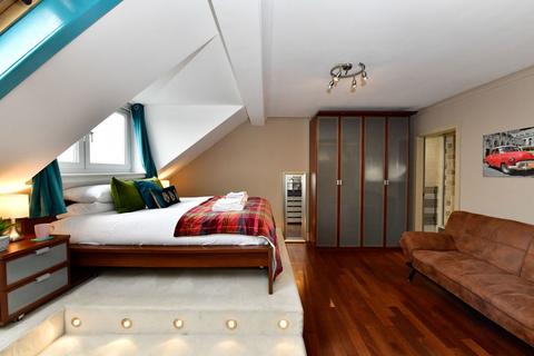4 bedroom penthouse to rent, Penryce Court, Maritime Quarter, Swansea