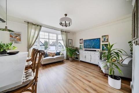1 bedroom flat for sale, Woking,  Surrey,  GU22