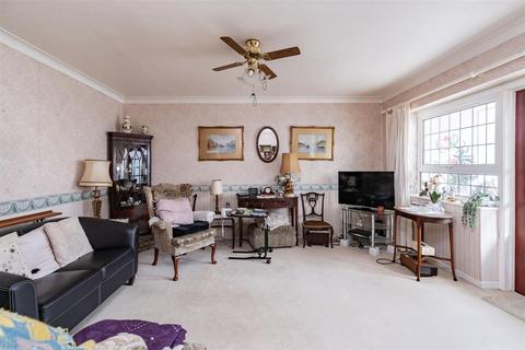 3 bedroom terraced house for sale, Manor Forstal, New Ash Green DA3